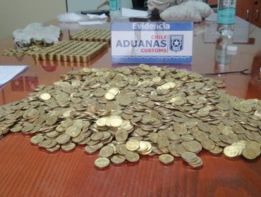Aduanas incautó exportación sospechosa de más de 335 mil monedas de colección