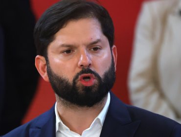 Presidente Boric advierte que la democracia en EE.UU. "está siendo socavada día a día" tras exigencia de Trump a museos