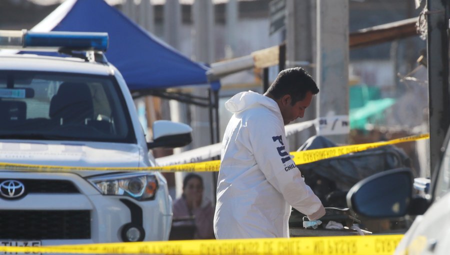 Hombre muere tras ser apuñalado en una toma en Cerrillos: Es el tercer homicidio del día en la región Metropolitana