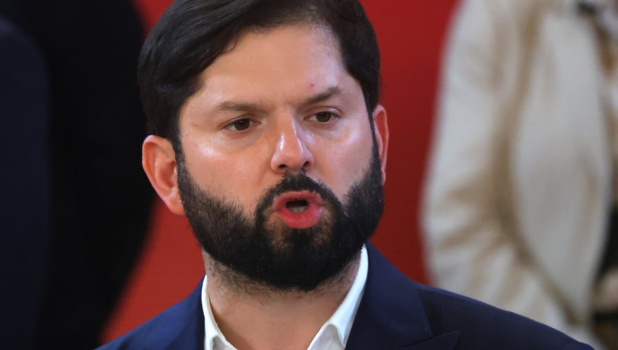 Presidente Boric advierte que la democracia en EE.UU. "está siendo socavada día a día" tras exigencia de Trump a museos