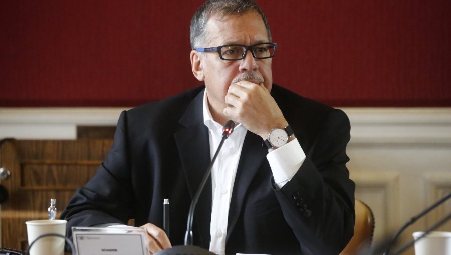 Lagos Weber reprocha críticas de Carmona hacia Marcel y afirma que cada intervención del presidente del PC genera "ruptura"