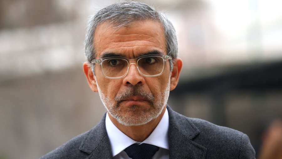 Ministro Cordero dice que planes en materia de seguridad de Matthei y Kast son "programas de continuidad"