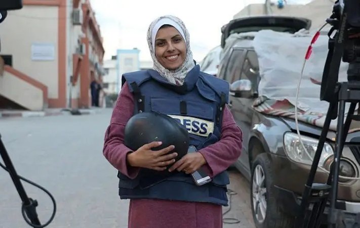 "Hazme sentir orgullosa": El mensaje a su hijo de una de las periodistas muertas en doble ataque de Israel a hospital en Gaza