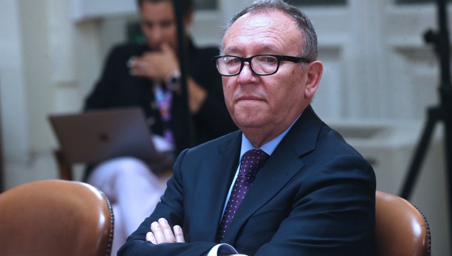 Senador García Ruminot negó que el régimen de Pinochet haya sido una dictadura: "Para mí es gobierno militar"