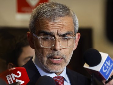 Ministro Cordero viajó a Temuco para reunirse con las policías que investigan fatal emboscada en Victoria