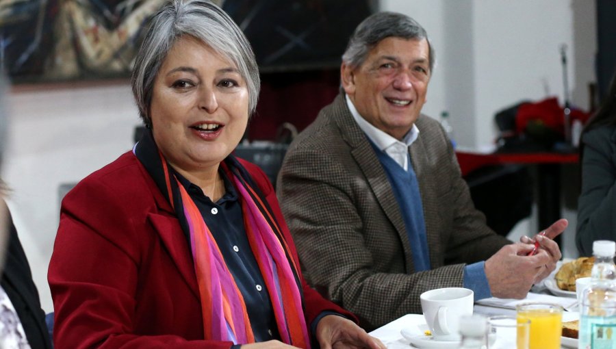 Jara se distancia de dichos de Carmona contra Marcel y destaca responsabilidad fiscal: "No comparto en absoluto"