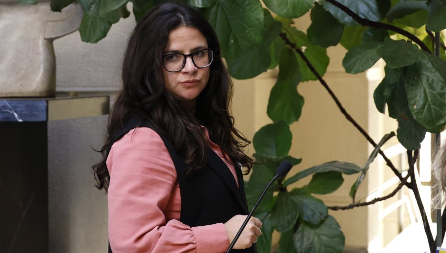 Ministra Orellana considera "poco útil" la crítica de Carmona a Marcel y acusa intento por "pautear" a Jara
