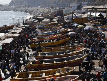Diputado Lagomarsino denuncia comercio ilegal y prestamistas en inmediaciones de la Caleta Portales de Valparaíso
