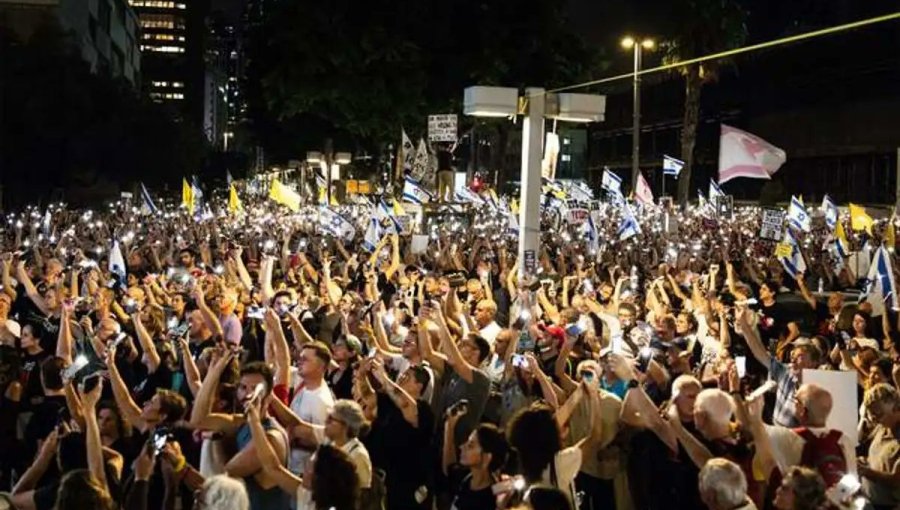 Unos 350 mil israelíes salieron a las calles de Tel Aviv para exigir alto el fuego en Gaza