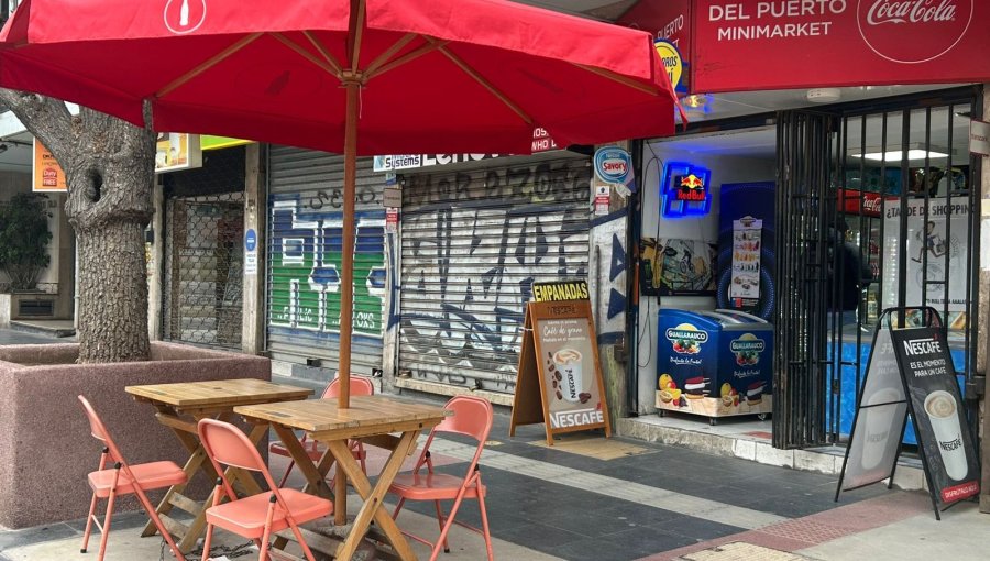 El drama de los locales "al paso" que quedaron fuera de la nueva ordenanza de terrazas en Viña del Mar: claman por ser considerados