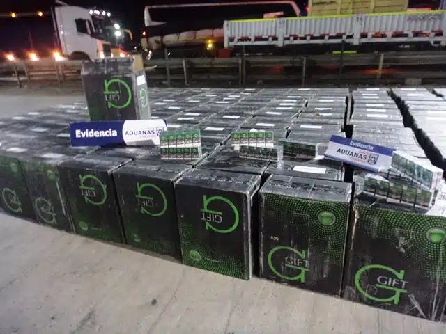 Interceptan en Quillagua un camión con 100 mil cajetillas de cigarrillos de contrabando