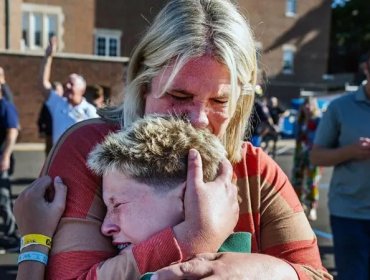 Quiénes son las víctimas y otras preguntas sobre el ataque a la iglesia de una escuela católica en EE.UU.