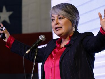 "Me tiene bien sin cuidado": Jara aborda declaraciones cruzadas en el oficialismo y reitera llamado a enfocarse en la campaña