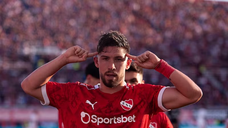 Aseguran que Santos de Brasil realizó una oferta por Felipe Loyola, pero que Independiente la rechazó