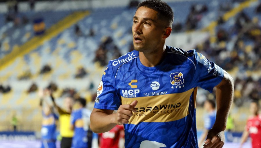 Everton alcanzó un "mutuo acuerdo" con Juan Delgado para poner fin anticipado a su contrato