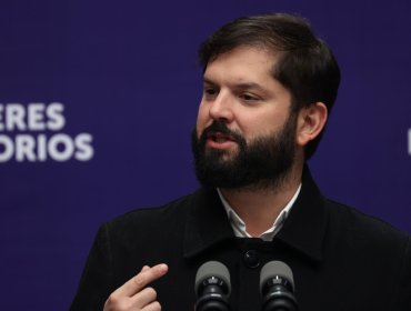 Presidente Boric agradece a matronas en vísperas de su día y recuerda nacimiento de su hija Violeta