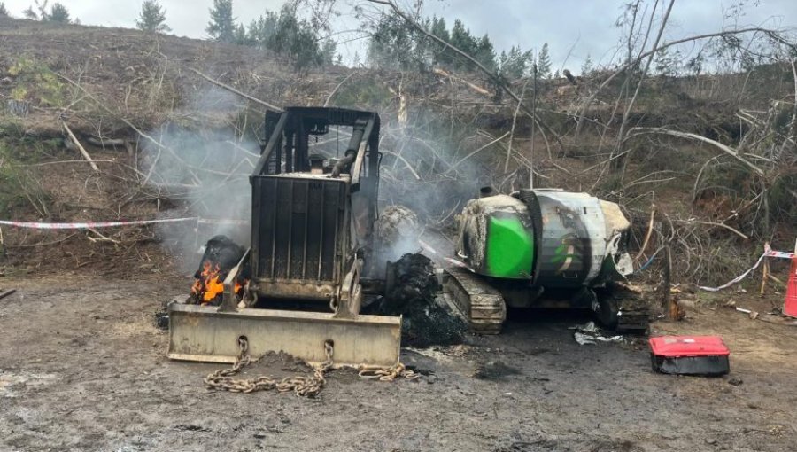 Gobierno se querella por Ley Antiterrorista tras atentado incendiario que afectó a cinco maquinarias en La Araucanía