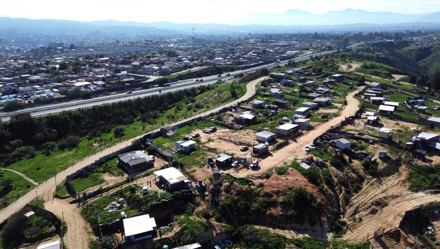 Minvu demolerá en septiembre la toma de terrenos de la familia Correa en Quilpué