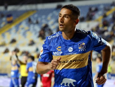 Everton alcanzó un "mutuo acuerdo" con Juan Delgado para poner fin anticipado a su contrato