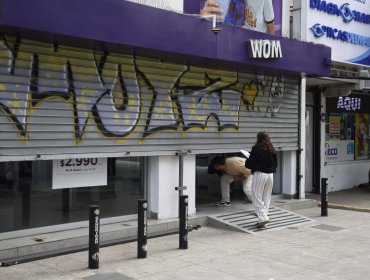 Violento asalto en Viña del Mar: encapuchados armados roban teléfonos celulares a sucursal de WOM y protagonizan fuga de película
