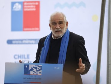 Ministro Montes pide planificación y financiamiento alternativo en materia de vivienda