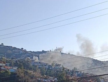 Valparaíso: Incendio en vivienda de cerro Yungay provoca corte de energía