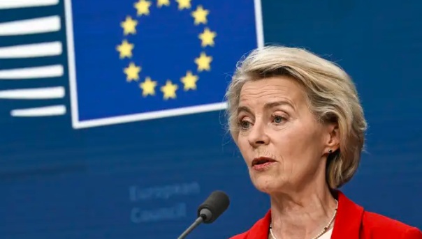 Acusan hackeo por parte de Rusia a GPS de avión que llevaba a presidenta de Comisión Europea