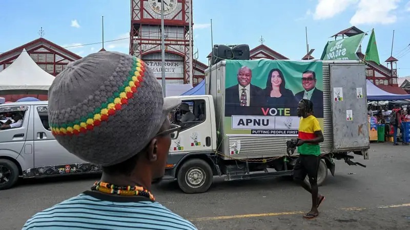 Cómo influyen en las elecciones en Guyana el boom petrolero y el conflicto con Venezuela por el Esequibo
