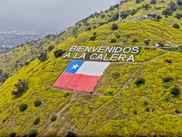 La Calera refuerza tradiciones instalando bandera chilena gigante en cerro La Melonita