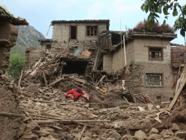 Suben a más de 1.100 los fallecidos y 3.200 heridos por terremoto grado 6 en Afganistán