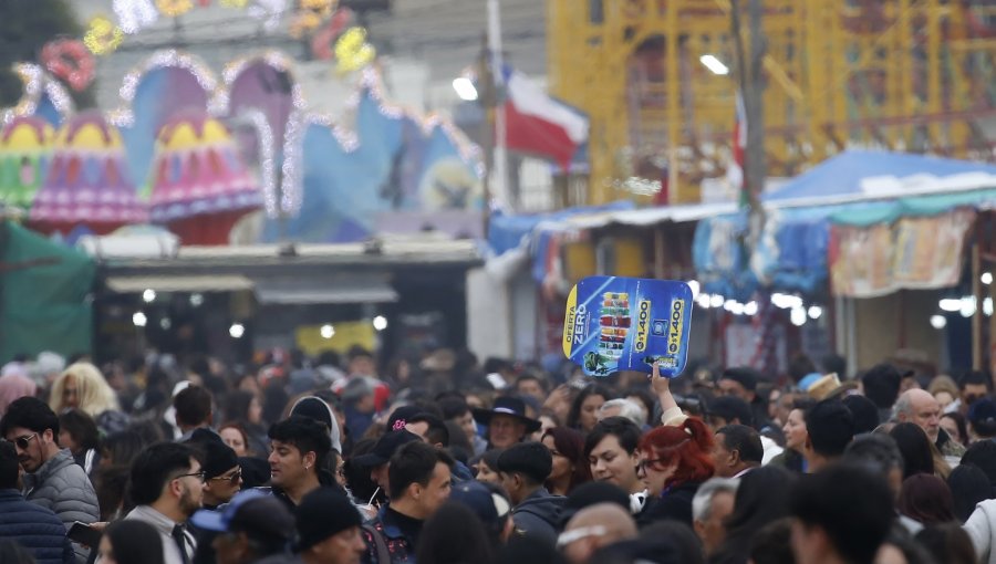 Ministerio de Salud recuerda que circulación viral sigue alta y llama a tomar precauciones ante aglomeraciones de Fiestas Patrias