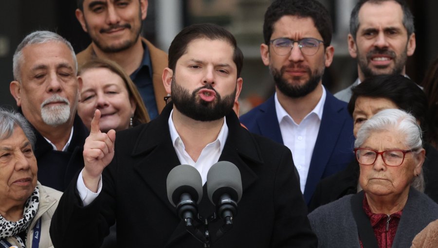 Presidente Boric llamó a defender la reforma de pensiones ante "grupo pequeño" que "hoy amenaza con hacerla retroceder"