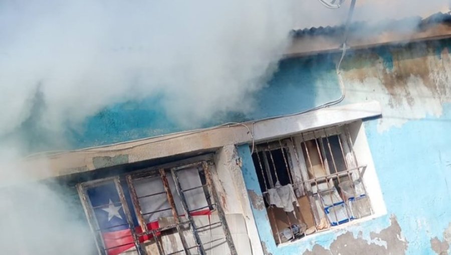 Cuatro viviendas resultaron afectadas por incendio en el cerro Playa Ancha de Valparaíso