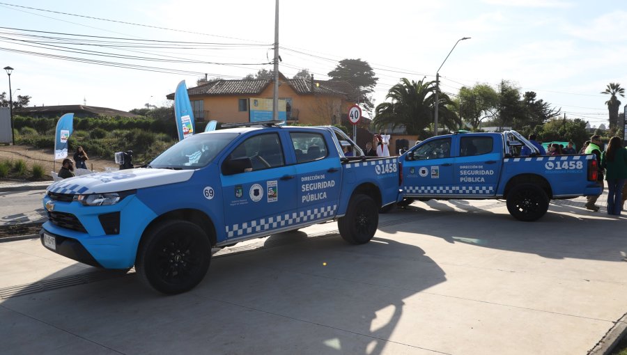 Entregan tres nuevas camionetas para reforzar seguridad pública en Santo Domingo