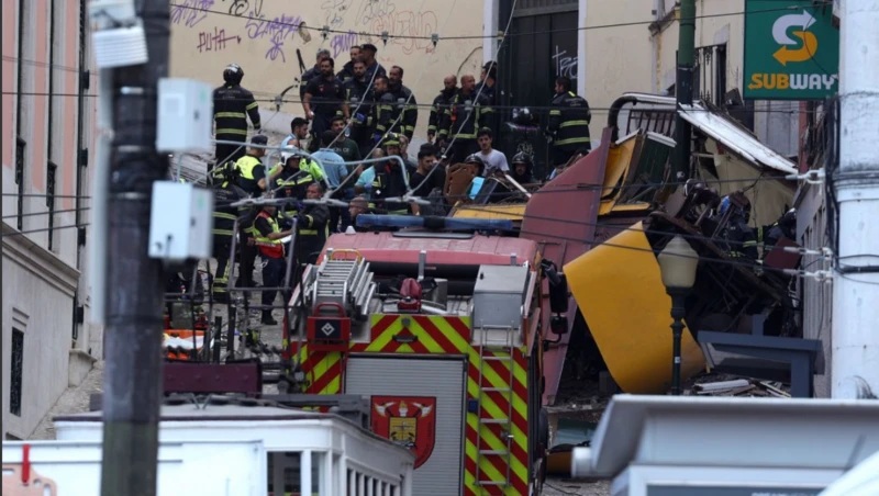 Tragedia en Portugal: Descarrilamiento de histórico funicular deja al menos 15 fallecidos en Lisboa