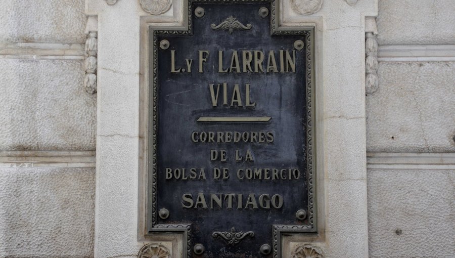 Bolsa de Santiago alcanza récord histórico: Supera por primera vez los 9.000 puntos