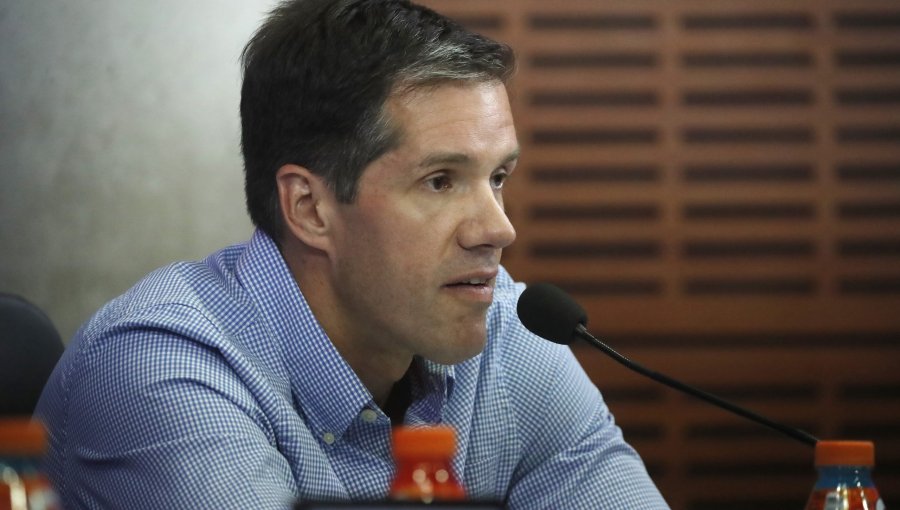 Michael Clark se opone a que la U juegue la Supercopa el domingo 14 si es que avanza en la Sudamericana