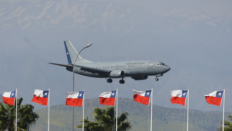 FACh arresta a 20 funcionarios por negarse a volar a la Antártica en avión con "fallas"