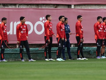 Con línea de 3 en defensa: El 11 que probó Nicolás Córdova en la Roja para el partido ante Brasil