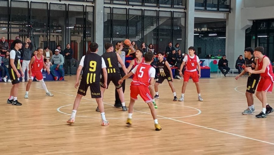 Instituto Abdón Cifuentes y Patmos avanzaron a semifinales masculinas de final nacional de los Juegos Deportivos Escolares