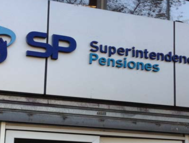 Superintendencia de Pensiones multa a las siete AFP por incumplimientos en el pago a interconsultores