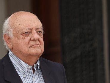 Embajador Viera-Gallo entrega a Argentina lista de barristas con prohibición de ingresar a estadios en Chile