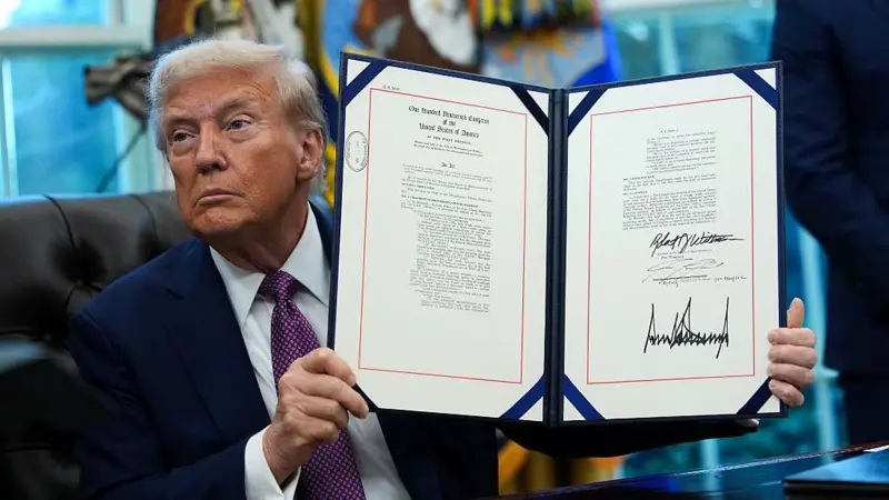 Trump firmó una orden ejecutiva para cambiar el nombre del Departamento de Defensa a "Departamento de Guerra"