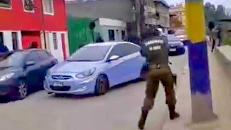Fuga de película en Viña del Mar: Carabineros disparan a delincuentes que escaparon tras intentar robar un auto en el estero Marga Marga