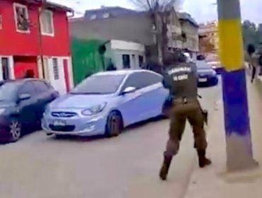 Fuga de película en Viña del Mar: Carabineros disparan a delincuentes que escaparon tras intentar robar un auto en el estero Marga Marga
