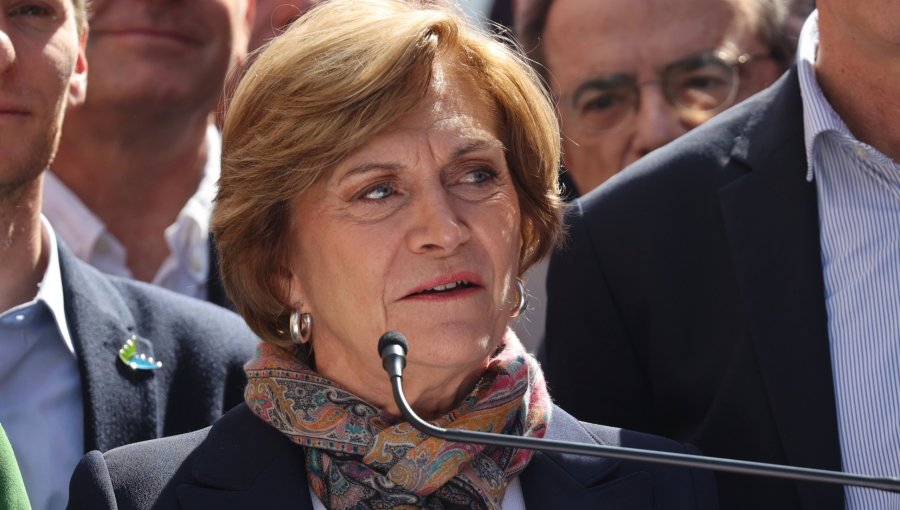 Evelyn Matthei condena ataque a comisaría en Huechuraba: “A los carabineros se los respeta”