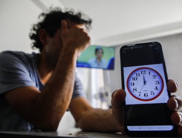 Comienza horario de verano: Relojes se adelantan en una hora en la medianoche de este sábado