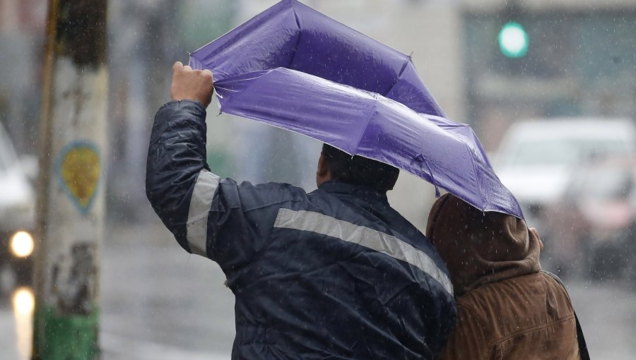 Alerta por fuertes vientos en el norte y sur del país: Rachas llegarían a 100 km/h