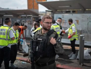 Suben a seis los fellecidos por ataque a balazos a un bus en Jerusalén: Hamás celebra "heroica operación"
