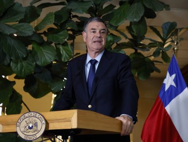 Presidente del Senado afirma que acuerdo de voto obligatorio con multa "depende del Gobierno y de los diputados"